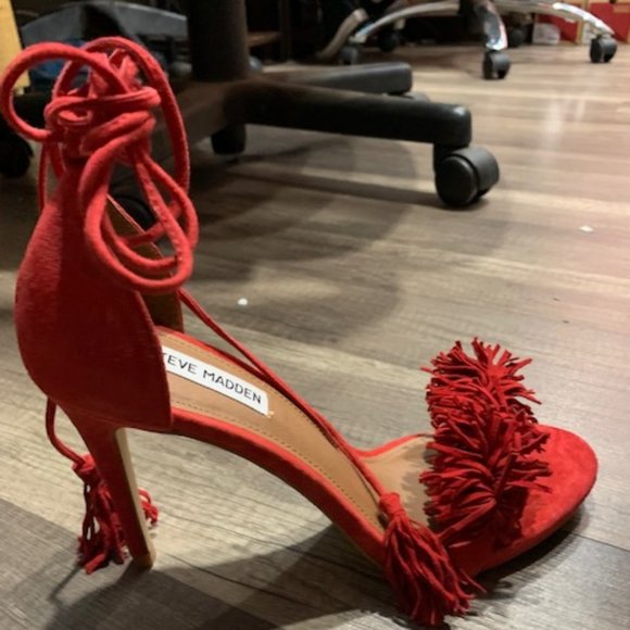 STEVE MADDEN SASSEY RED SUEDE WOMEN HEELS SIZE 10 - Picture 1 of 2